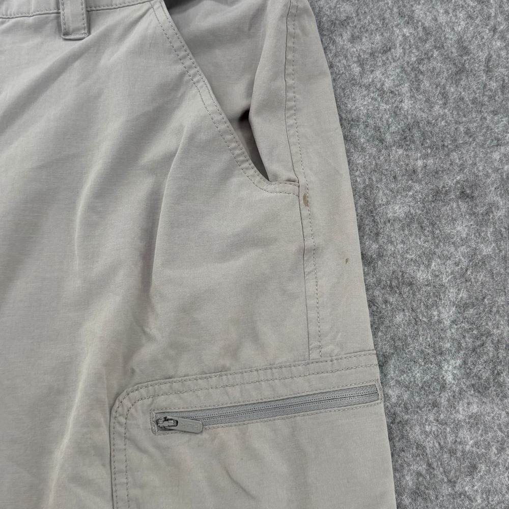 Huk Fishing Shorts Mens XL Gray Performance Cargo Pocket Quick Dry Breathable - Picture 3 of 14